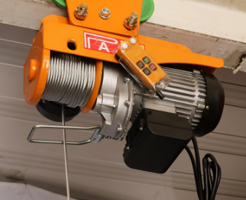 怎么使用微型電動葫蘆在狹窄空間內吊運重物